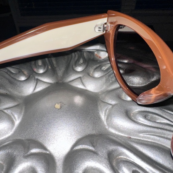 Prada sunglasses - Picture 9 of 12